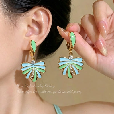 Boucles d'oreilles feu d'artifice émaillées et zircon style européen et américain, ear cuffs printemps-été luxe discret haut de gamme, boucles vert menthe fraîches et polyvalentes