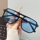 Monture noire verres bleus