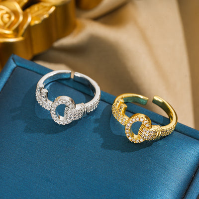 Bague élégante en forme de clé entièrement sertie, style luxe accessible transfrontalier, design de bague raffiné, zircon mode haut de gamme, réglable, vente en gros