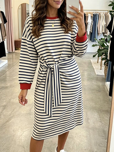 Nouvelle robe 2026 européenne et américaine Amazon boutique indépendante automne-hiver, empiècements rayés, manches longues, ample, amincissante, pour femme