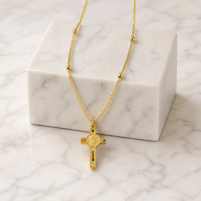 Collier pendentif croix Vierge Marie en acier inoxydable plaqué or 18 carats pour femme, chaîne de perles avec strass colorés, collier religieux de foi, bijou chrétien, idée cadeau