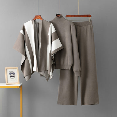 Ensemble tendance en maille pour femme : cape, pull col rond et pantalon large ample